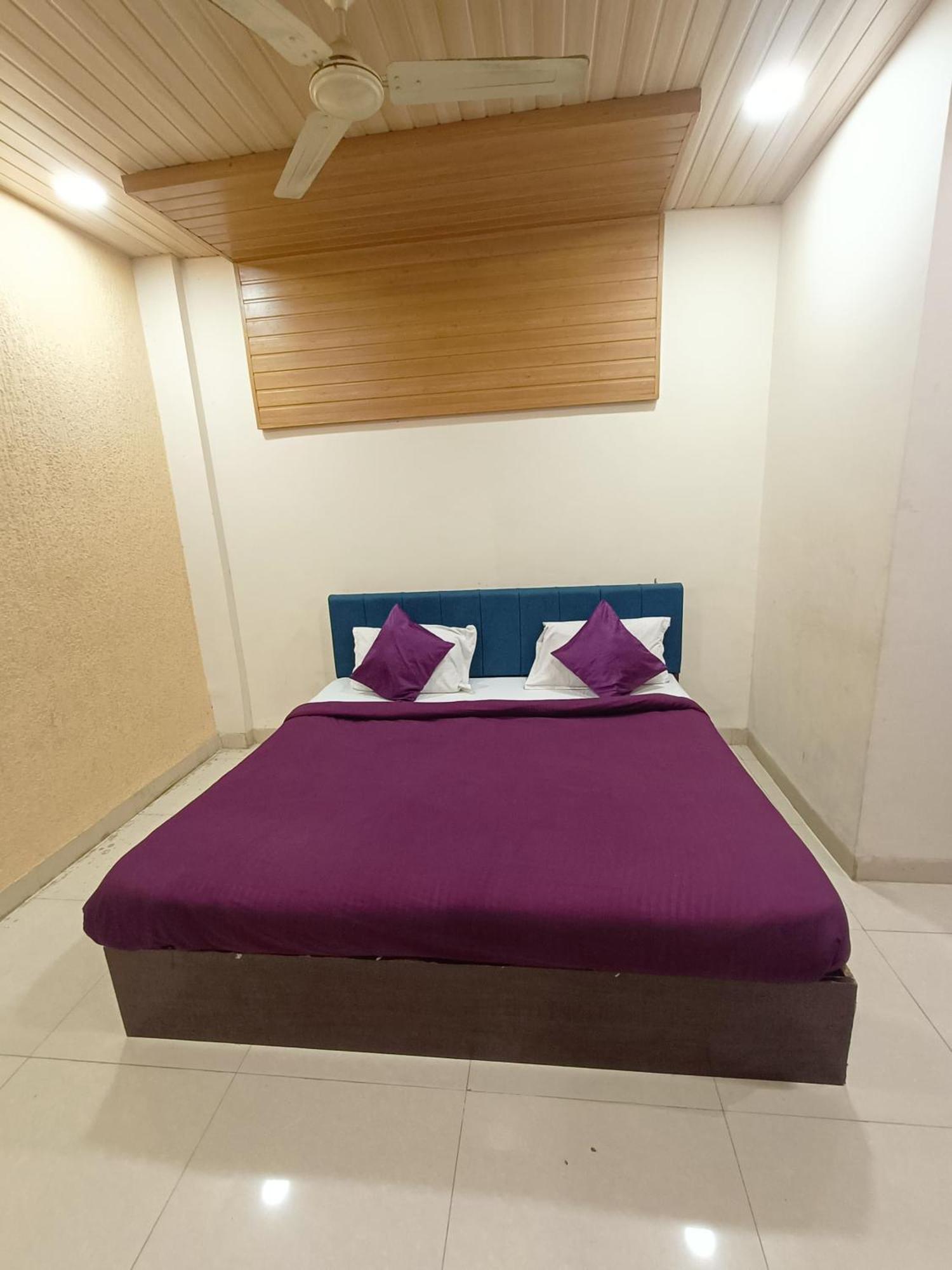Hotel Rose Valley Indore Extérieur photo