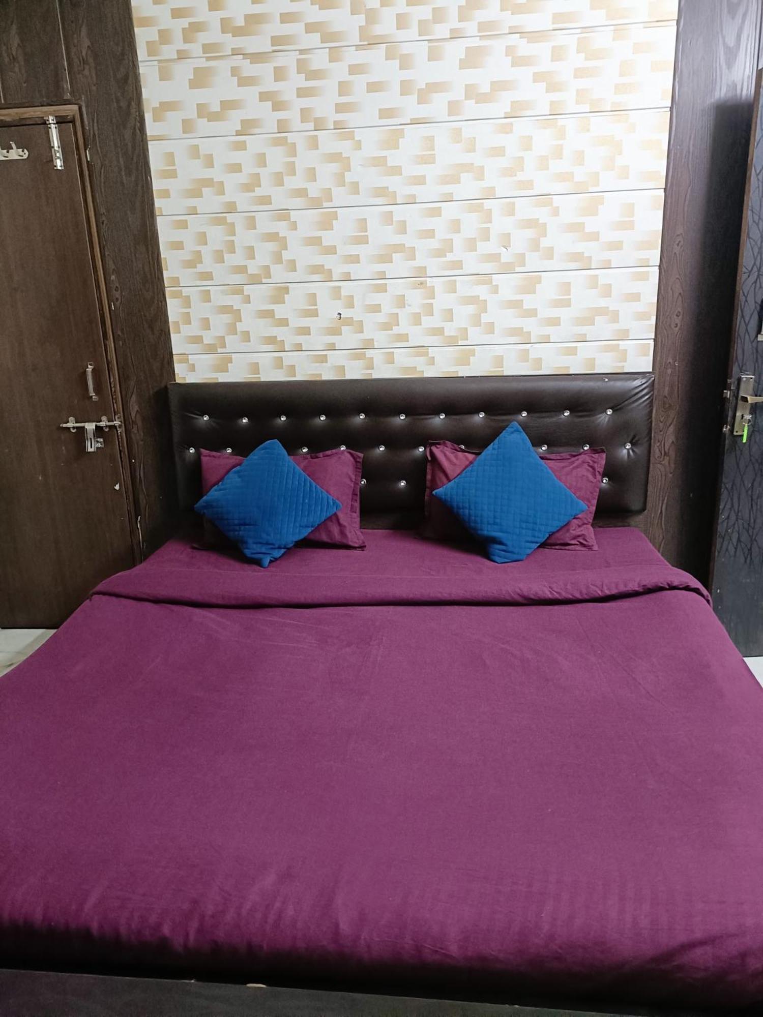 Hotel Rose Valley Indore Extérieur photo