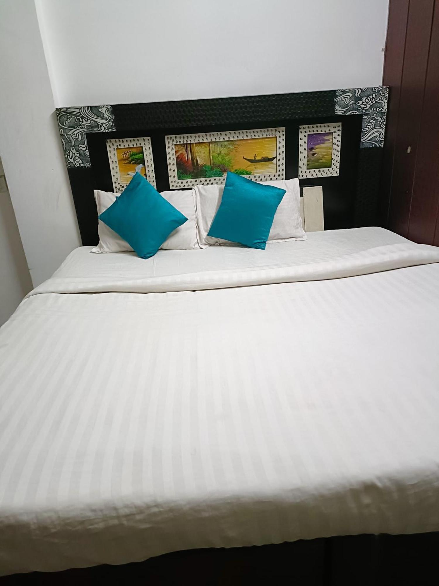 Hotel Rose Valley Indore Extérieur photo