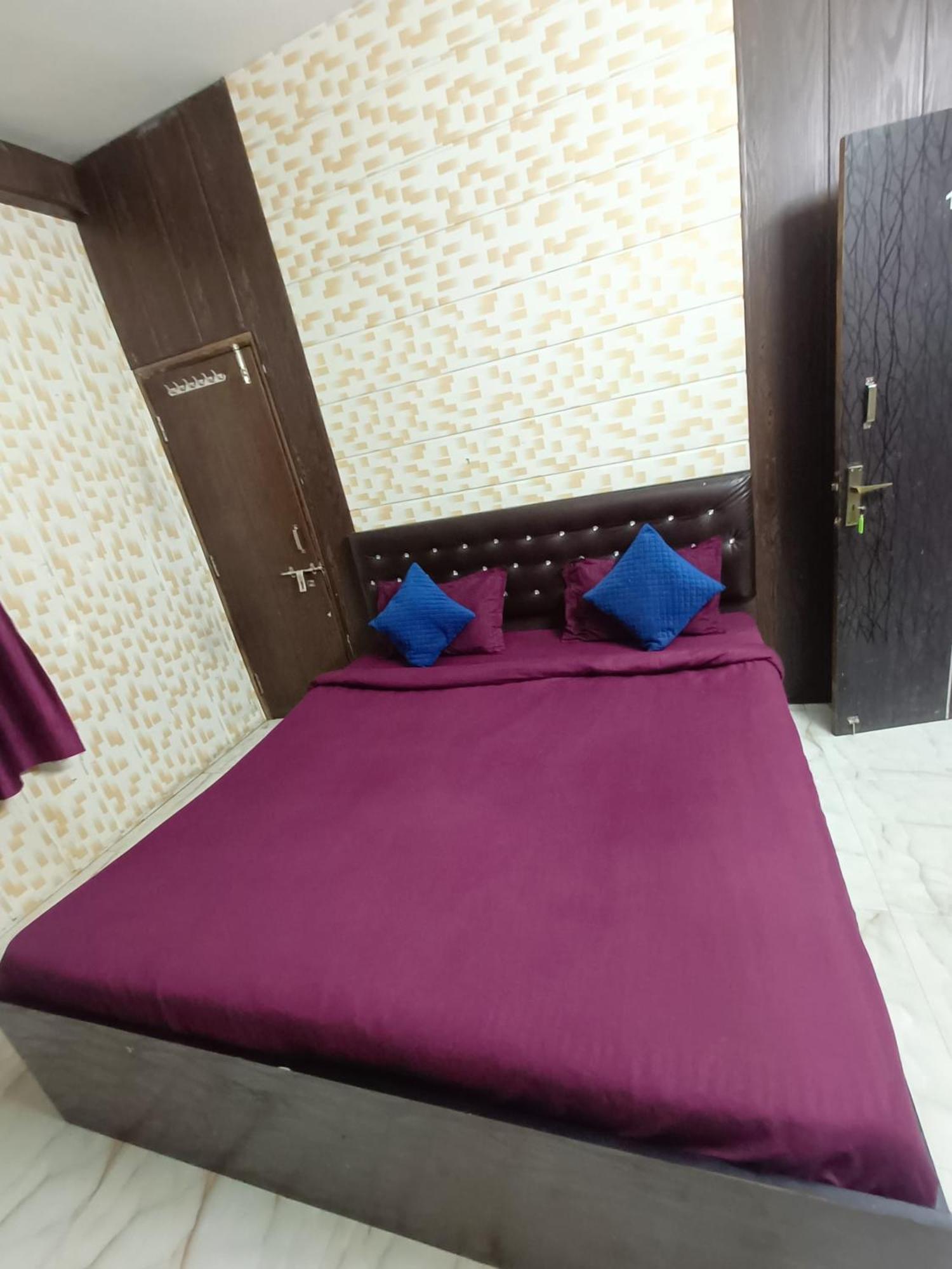 Hotel Rose Valley Indore Extérieur photo